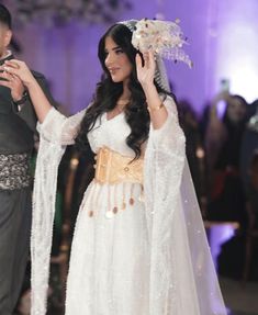 Kurdish Wedding Dress, Turkish Engagement, Kurdish Wedding, Iranian Wedding, Kurdish Dress, Kurdish Clothes, Bridal Floral Crown, Culture Clothing, White Bride