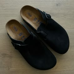 Birkenstock Soft Footbed Clog Black Suede New Size 39 Birkenstock Clogs Colors, Black Textured Footbed Slip-on Clogs, Black Birkenstock Clogs Outfit, Birkenstock Clogs Black, Black Birkenstock Outfit, Black Birkenstock Clogs, Birkenstock Clogs Outfit, Black Birkenstocks, Shoe Aesthetic