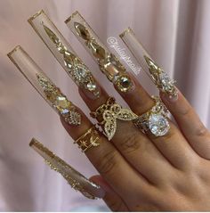 Long Birthday Nails Inspiration, Long Acrylic Nails Gold, Acrylic Nail Designs Baddie, Gold Glam Nails, Gold Bling Acrylic Nails, Birthday Nail Designs Bling, Bling Birthday Nails, Long Exotic Nail Designs, Exotic Nails Acrylic