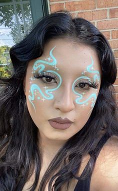 Crazy Festival Makeup, Uv Liner Makeup, Disco Ball Face Paint, Colored Brows Makeup, Trippy Makeup Looks, Creative Makeup Ideas Art Inspiration, Edc Makeup Ideas, Mardi Gras Face Paint, Face Paint Makeup Looks