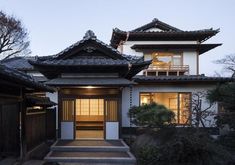 Expensive Japanese House, Rich Japanese House Modern, Rich Japanese House, Traditional Japanese House Bloxburg, Japanese Suburban House, Japanese Mansion Modern, Japanese Inspired Home Exterior, Traditional Japanese Mansion, Traditional Japanese House Interiors