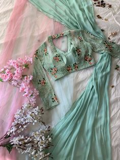 Sea Green Saree, Designer Blouse Designs, Full Sleeves Blouse, White Blouse Designs, Full Sleeves Blouse Designs, Green Blouse Designs, Saree Jacket Designs, Pattu Saree Blouse Designs, Fashionable Saree Blouse Designs