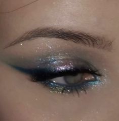 #makeup #euphoria #grunge #eyemakeuptutorial #dark #glitter #girlboss Dark Makeup With Glitter, Dark Glitter Makeup Looks, Grunge Sparkle Makeup, Grunge Glitter Makeup, Maddy Euphoria Makeup Looks, Dark Grunge Makeup, Maddie Euphoria Makeup, Euphoria Aesthetic Makeup, Euphoria Themed Makeup