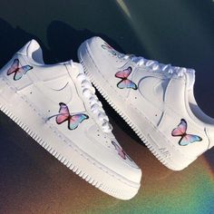 Hand Painted Air Force 1s •Each individual pair is handcrafted to order •Brand New In Box If your package was damaged please message me no later than 24 hours after it’s been delivered! Air Force 1 Butterfly, Celana Jogger Wanita, Trendy Shoes Sneakers, White Nike Shoes, Nike Shoes Girls, Nike Fashion Shoes, Preppy Shoes