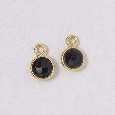 Faceted black onyx bezel set in gold vermeil petite hoop drops. Gems are approximately 6mm in size. Drops are made to fit Jewel Ya hoop earrings. Hoops are sold separately. Hoop drops come with a complimentary case to perfectly fit and store your Jewel Ya hoops and interchangeable drops. Black Dangle Jewelry With Charms, All Black Style, Black And Gold Jewelry, Jewelry Basics, Jewelry Silver Earrings, Black Onyx Jewelry, Black Onyx Earrings, Interchangeable Jewelry, Earrings Hoops