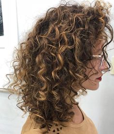 Medium Bouncy Curly Honey Brown Hairstyle Long Natural Curls, Curly Cuts, Lace Closure Hairstyles, Curly Hair Care Routine, Bob Haircut Curly, Stylish Hairstyles, Naturally Curly Hair, Big Curly Hair, Medium Curly Hair Styles