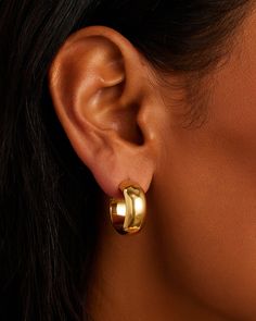 Elevate any ensemble with these lightweight gold plated small hoop earrings. With their stylish, bold silhouette, they're the perfect finishing touch for any look. Elevate any ensemble with these lightweight gold-plated small hoop earrings. With their stylish, bold silhouette, they're the perfect finishing touch for any look. Paseo Small Hoops Earring, 18k Gold, Women's by gorjana White Aura, Earrings Stacking, Pearl Birthstone, Yellow Opal, Small Hoop Earrings, 14k Gold Necklace, Mix Style, Gold Necklaces, Diamond Hoop Earrings