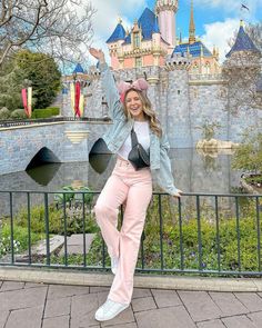 disney winter outfit Disney Winter Outfits, Disneyland Outfit Winter, January Outfits, Disney Outfits Women, Japan Outfits, December Outfits, Theme Park Outfits