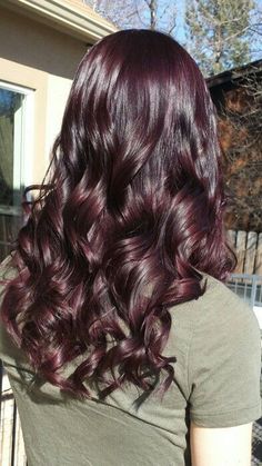 ideia de cabelo diferente ❤️ Dark Violet Red Hair Color, Cherry Plum Hair Color, Dark Violet Red Hair, Deep Cherry Red Hair Burgundy, Violet Red Hair, Dark Maroon Hair, Pravana Violet, Pelo Color Borgoña, Red Violet Hair Color