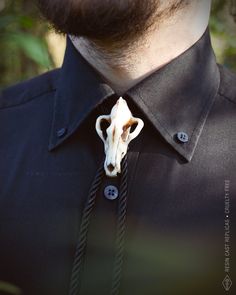 "Wolf Skull Bolo Tie, made of high quality resin, durable and detailed. Hand painted with realistic effect. Adjustable tie closure. * Skull size: 6 x 4 x 3 cm // 2.36 x 1.57 x 1.18 Inches -- Vegan and Cruelty Free -- - Building time: see \"Shipping and Returns\". - Delivery time: see our \"Terms of Sale.\" - Shipping costs may change according to weight (in case of overpayment we'll provide with partial refund, after shipping) ★ CONNECT ON INSTAGRAM ★ www.instagram.com/fiveforges ★ CONNECT ON FA Future Cyberpunk, Goth Cowboy, Witch Accessories, Tie Ideas, Wolf Skull, Skull Accessories, Crow Skull, Skull Pin, Bone Crafts