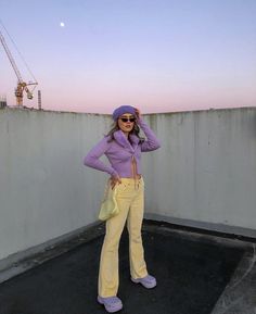 Lilac Crocs Outfit, Lilac Clogs Outfit, Light Purple Crocs Outfit, Orange Crocs Outfit, Purple Crocs Outfit Ideas, Purple Crocs Outfit, Styling Clogs 2022, Crocs Pollex Clog Outfit, Yellow Crocs Outfit