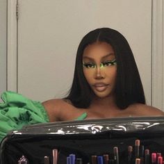 Sza Singer, Creative Makeup Looks, Wallpaper Free, Doja Cat, Girls Makeup, Pretty Makeup, Creative Makeup, Cute Makeup, Artistry Makeup