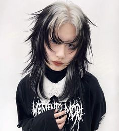 Black White Hair, Home Hair, Dyed Hair Inspiration, Hair Stylies, Alternative Hair, Estilo Punk, Dye My Hair, Hair Reference, Short Hair Haircuts