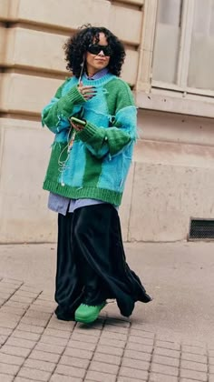 Funky Street Style Fashion, Abstract Outfits Street Styles, Eclectic Fashion Style Casual, Cool Street Fashion 2023, Funky Street Style, Fall 2023 Street Style, Paris Fashion Week 2023 Street Style, Outfit Inspo Fall Street Fashion, Funky Fashion Outfits