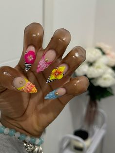 IG; @f0r3ign.nails_ Go bookkk!🫶🏾 Picnic Nail Art, Bahamas Nails, Picnic Nails, Mexico Nails