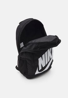 Nike School Backpacks, Black Nike Backpack, Black Backpack School, Mochila Nike, Black School Bags, Under Armour Outfits, Cute School Bags, Nike Backpack, Stylish School Bags