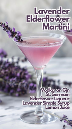 Lavender Elderflower Martini Lavender Elderflower Cocktail, Herby Cocktails, Lavender Cocktail Recipe, Lavender Gin Cocktail, Martini Variations, Lavender Cocktails, Summer Martinis, Plant Bar