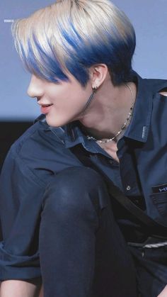 Kpop Hair Inspo Men, Men Blue Highlights Hair, Kpop Men Hair Color, Blue Hair Highlights Men, Two Toned Hair Men, Korean Hair Color Men, Blue Hair Color Men, Blue Hair Color For Men, Boy Hair Color Ideas