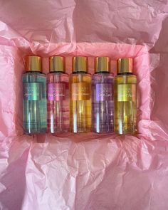 Vs Perfume Aesthetic, Vintage Photo Ideas, Bedroom Aesthetic Vintage, Photo Ideas At Home, Victorias Secret Perfumes, Dove Body Wash