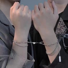 Fashion Element: Love Heart/Heart Shape Style: Simple Couple Matching Bracelets, Jewelry Couple, Couple Hands, Lovers Necklace, Heart Chain, Couple Bracelets, Matching Jewelry, Couple Matching, Hand Chain