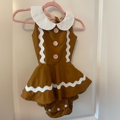 Pistol+Arrow Gingerbread Dress Size 1 (About 18 Months). Euc Gingerbread Dress, Arrow Dress, Fall Bodysuit, Bodysuit Dress, Gingerbread Christmas, Twirl Dress, Christmas Cookie, Fall Thanksgiving, Corduroy Pants