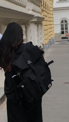 Backpack For University, Uni Backpack, Backpack University, University Backpack, Bag Shoot, Uni Essentials, Uni Bag, Backpack Essentials, Fear The Walking