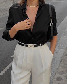 Black Shirt Outfits, Black And White Outfits, Outfits For Women Over 50, White Outfits For Women, Elegant Classy Outfits, Chic Business Casual, European Outfit, Professional Outfits Women