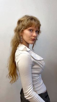 Long Woman Mullet, Cool Haircuts For Women Long, Cool Long Haircuts For Women, Elf Shag Hair, Shaggy Mullet For Women Long, 70 Shag Haircut Long, Fairy Mullet Hair, Alternative Layered Hair, Women Mullet Long