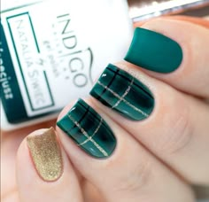 Green Christmas Nail Ideas, Green Christmas Nail, Green Nail Design, Green Christmas Nails, Plaid Nail Designs, Gold Accent Nail, Checkered Nails, Christmas Nail Ideas, Indigo Nails