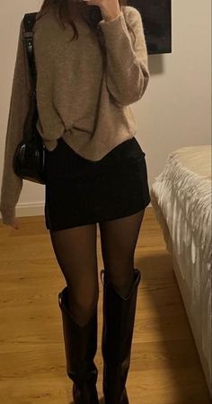 #fashion, #style, #outfitinspiration, #beauty ,#outfitsideas ,#trendyoutfits ,#falloutfits ,#winteroutfits Sixth Form Outfits, Uni Outfits, Woman's Fashion, Paris Outfits, Funky Fashion, Outfits Winter, 가을 패션, Outfit Inspo Fall, Lookbook Outfits