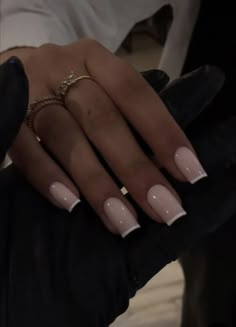 Square Gel X Nails Medium, Acrylic Nails Inspo Simple, Square French Tip Long, Nail Ideas French Tip Square, Straight Line French Tip Nails, Clean Acrylic Nails Classy, French Nails With Silver Line, Latina Nails Short Square, Ballerina Nails Short Classy