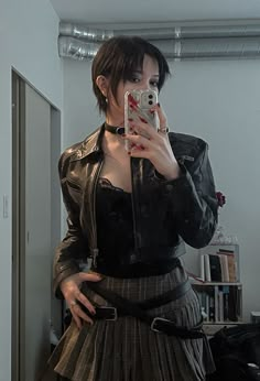 Nana Cosplay, Steal Her Look, Designing Characters, Edgy Woman, 2000s Look, Gothic Photography, Nana Anime, Hair Color Underneath, Nana Osaki