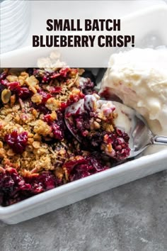 blueberry crisp in serving bowl with scoop of ice cream on the side Blueberry Recipes Easy, Healthy Blueberry Recipes, Berry Crisp Recipe, Fresh Blueberry Recipes, Blueberry Crisp Recipe, Fruit Crisp Recipe, Blueberry Desserts Recipes, Cobbler Recipes Easy, Easy Summer Dessert