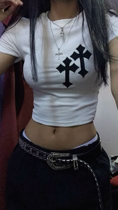 Y2k Female Outfits, Grunge Y2k Outfits Street Styles, Emo Baddie Outfits, Emo Y2k Outfits, Y2k Cybercore Outfits, Black Y2k Outfits, Y2k Emo Outfits, Edgy Y2k, Y2k Inspo