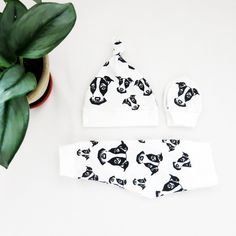 Jack Russell Newborn Set of Hat Mittens And Leggings, Organic Cotton Baby Clothes, Baby Shower Gift For Dog Lover, Baby Coming Home Outfit Baby Hat And Mittens, Dog Baby Announcement, Dog Baby Shower, Boy Baby Shower Gift, Organic Cotton Baby Clothes, Cotton Baby Clothes, Baby Coming Home Outfit, 6 Month Old Baby, Baby Mittens