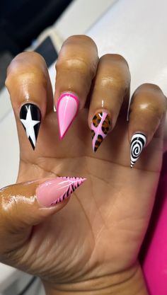 Basketball Nails, Stiletto Nail Designs, Cutest Nails, Shorties Nails, 1m Subscribers, Basketball Hairstyles, Acrylic Nail Set