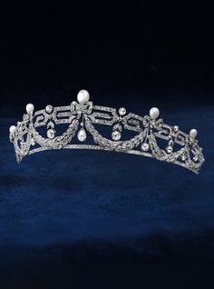 Favoured as a bridal headpiece and owned by the Pragnell family. This delicate natural pearl, diamond and platinum tiara exhibits design typical of both the Edwardian and Deco periods - which is very rare in all jewellery. The Tiara was present at the Coronation of both King George VI and Queen Elizabeth II. Exhibits Design, Ethereal Jewelry, King George Vi, Beautiful Tiaras, Sweet Jewelry