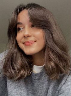 50 of the Best Medium Hairstyles for Women (Gallery + Videos Included) | 50 Stunning & Pretty Medium-Length Hairstyles for Women Medium Length Hair With Bangs, Shoulder Length Hair Cuts, Bob Haircut, Hairstyles For Women