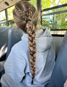 #hairstyle #soccerhair #cute Track Meet Hair, Xc Hairstyles, Cross Country Hairstyles, Track Meet Hairstyles, Lax Hair, Meet Hairstyles, Race Day Hair