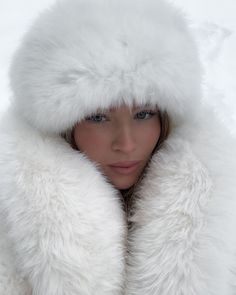 White Fur Hat, Elegant Headband, Fur Coat Fashion, Faux Fur Cropped Jacket, Fur Headband, Winter Photoshoot, Winter Wonderland Party, Fur Coats Women, Fox Fur Coat