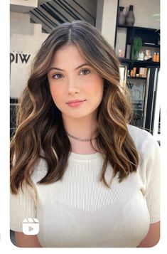 Midi Hair, Cute Medium Length Hairstyles, Black Hair Balayage, Brown Hair Looks, Ombre Hair Blonde, Dark Hair With Highlights, Long Layered Haircuts, Girl Haircuts, Hair Color And Cut