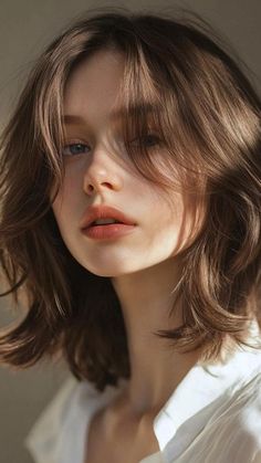 Haircut For Medium Hair Girl, Types Of Medium Length Haircuts, Short Layer Haircut For Women, Middle Short Hairstyle Women, Short Hair Face Claim Female, Chic Medium Haircut, Haircut For Short Hair Girl, Short Haircuts For Oblong Face Shape, Medium Length Hairstyles For Square Face