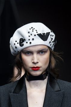 Emporio Armani at Milan Fashion Week Fall 2019 - Details Runway Photos White Beret, Beret Outfit, 2019 Runway, French Beret, Milan Fashion Weeks, Runway Pictures, Milan Fashion, Milan Fashion Week, Emporio Armani