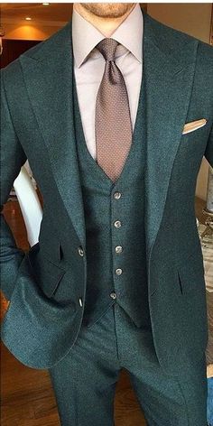 Strong look, all green Costum Elegant, Don Pedro, Green Suit, Sharp Dressed Man, Men’s Suits, Wedding Suits Men, Suit Style, Mens Fashion Suits, Urban Wear