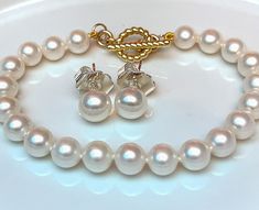 Pearl Bracelet Freshwater Pearl Bracelets Pearl Bracelets with a Gold-filled Toggle Clasps AA+ , round, 6.5-7mm, Freshwater pearls, with very smooth nacre surfaces and nice luster Currently available: 1) 6 3/4 inch bracelet 2) 7 inch bracelet Two to Choose From--Please choose from the drop-down menu. A Sweet Gift! Makes a great present for any occasion. Please message me if you want a matching necklace. BONUS:       With this purchase you will receive a free pair of Freshwater Pearl earrings, as White Single Strand Pearl Bracelet For Jewelry Making, Bracelets Pearl, Pearl Bracelets, Freshwater Pearl Earrings, Freshwater Pearl Bracelet, Freshwater Pearls Earrings, Sweet Gifts, Matching Necklaces, 14kt Gold