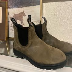 Well Loved Olive Green Blundstones. See Pictures! Men’s Au 6.5, Translates To 9.5 Women! Beloved Boots But Moving On. Sold As Is! Green Blundstone, Blundstone Shoes, Blundstone Boots, Moving On, Better Love, Olive Green, Bootie Boots, Ankle Boots, Women Shoes