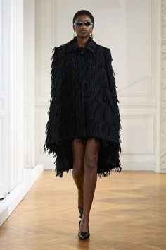 Givenchy Fall 2024 Ready-to-Wear Fall 24, Fashion Show Collection, Classic Outfits, Winter 2024, Paris Fashion