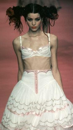 White Dress Runway, 90s White Dress, Betsey Johnson 90s, Lingerie Runway, Runway Moments, Dress Runway, 90s Inspired Outfits