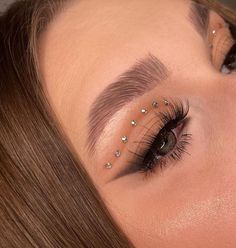 Gem Makeup, Eye Makeup Images, Concert Makeup, Rhinestone Makeup, Smoky Eyes, Makijaż Smokey Eye