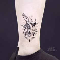 Hornet Tattoo, Knight Tattoos, Pure Vessel, Games Tattoo, Skyline Tattoo, Night Tattoo, Fashion Tattoos, Knight Tattoo, Tatoo Inspiration